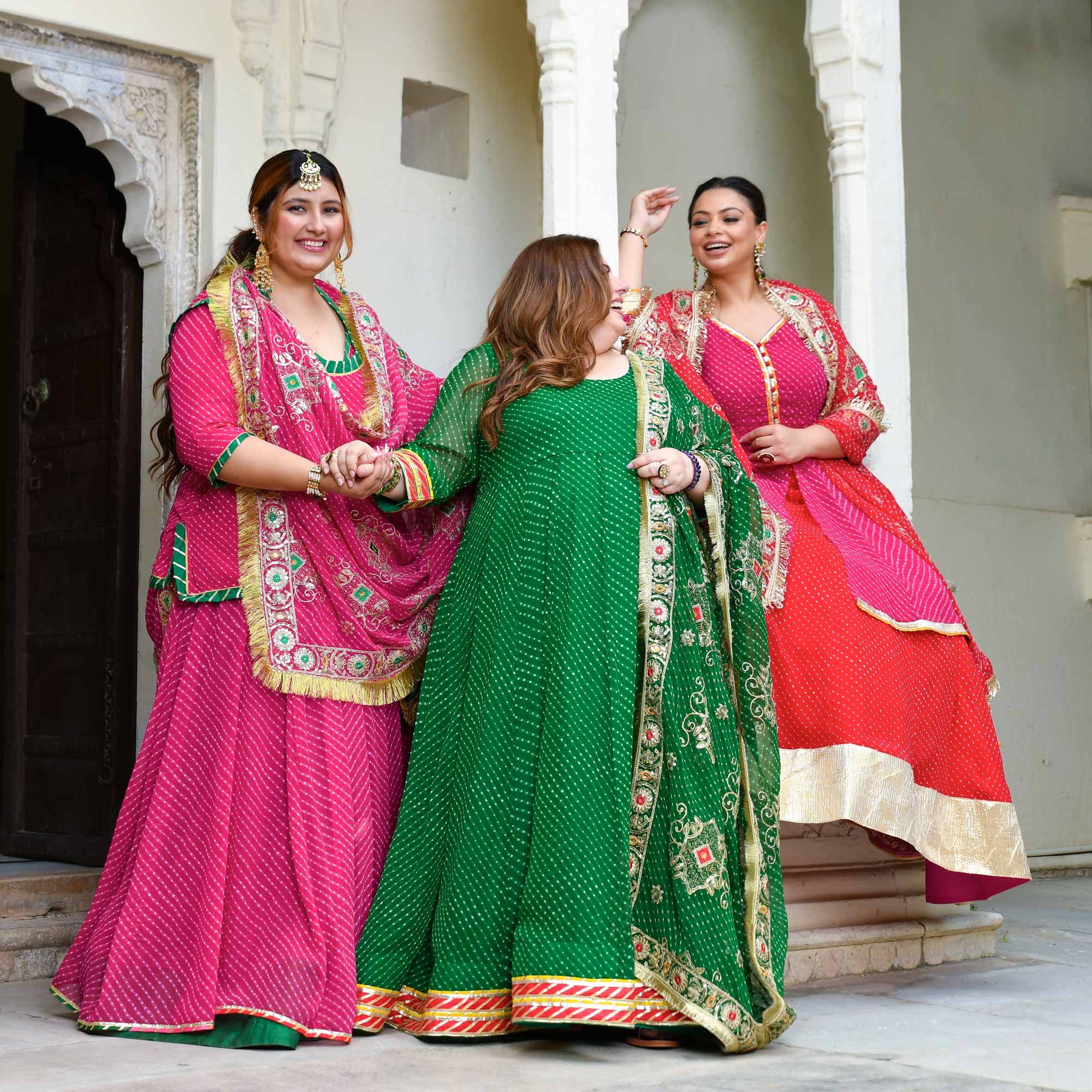 Kohinoor-Rani Pink Mothra Embroidered Poshak Lehenga Set - Image 4