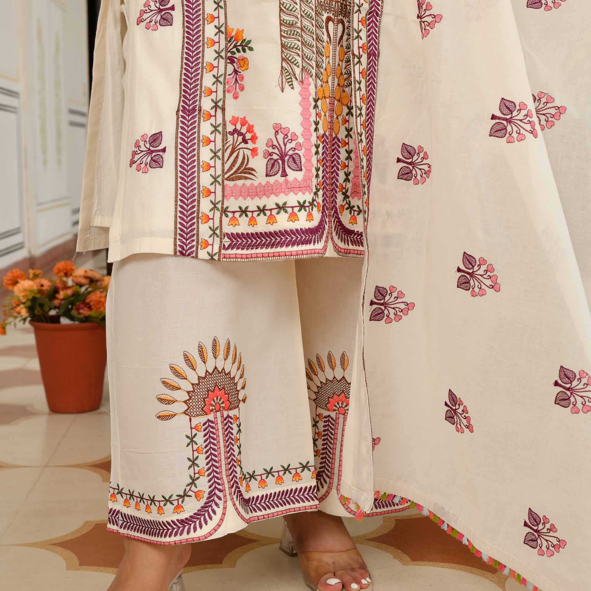 Mridula- Off-white Pure Cotton Thread Embroidered Suit Set - Image 4