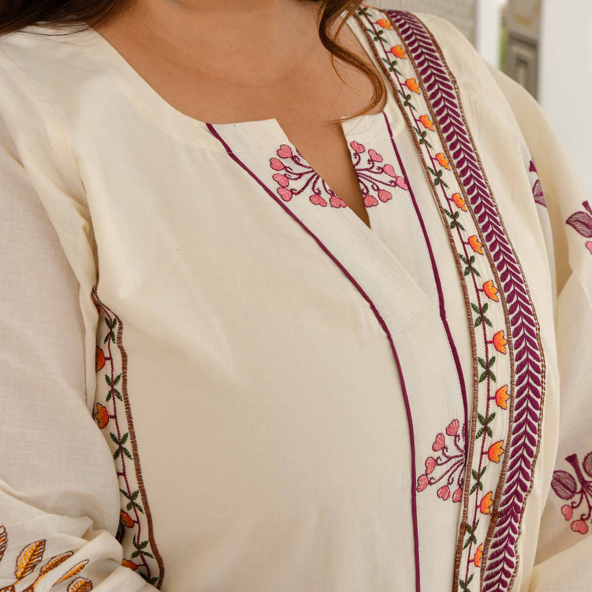 Mridula- Off-white Pure Cotton Thread Embroidered Suit Set - Image 8