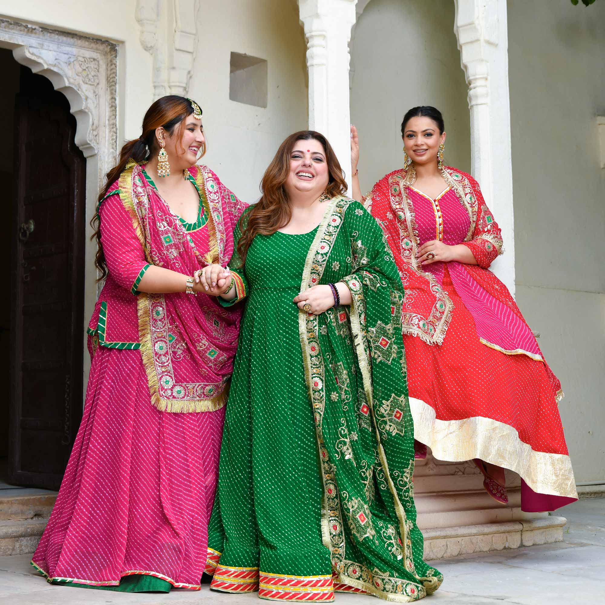 Kohinoor-Rani Pink Mothra Embroidered Poshak Lehenga Set - Image 6